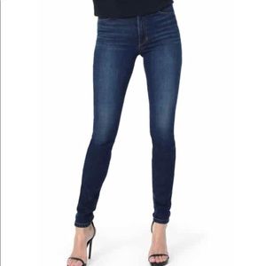 🎉HOST PICK🎉 Joe’s Jeans “The Skinny”